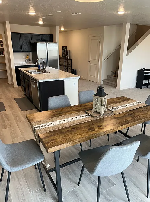 7 bed, 3000 sqft, $600 — Photo 4