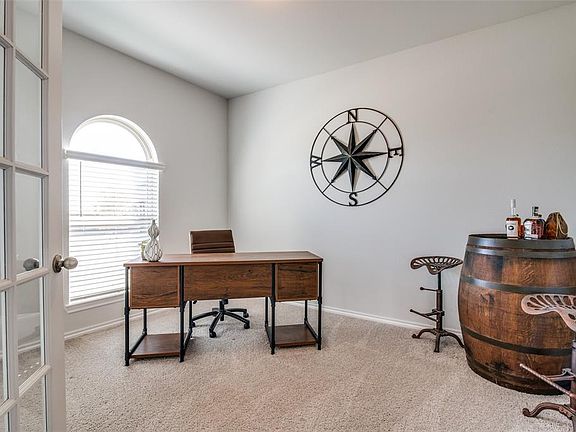 2nd image of 2526 Brookside Dr