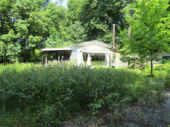 8265 Sharon Mercer Rd E, Mercer, PA 16137