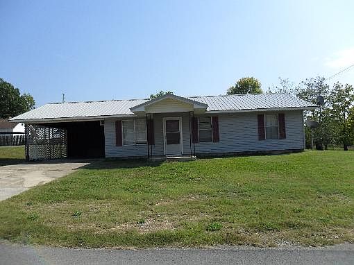 2nd image of 105 Hays St