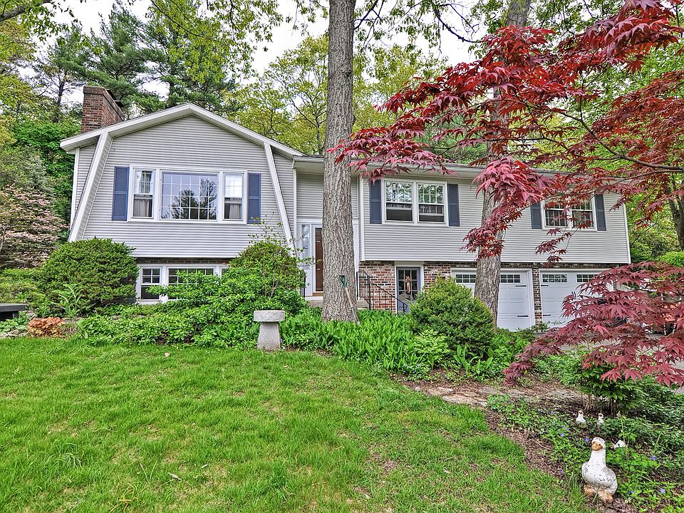1st image of 22 Thoreau Dr