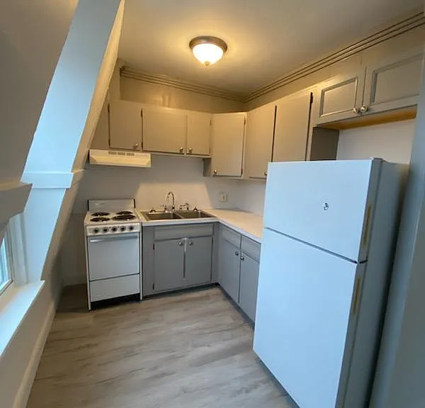 4 Bixby Hill Rd #11 — Photo 3