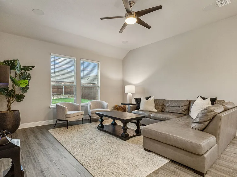 1008 Westwood Ln — Photo 15