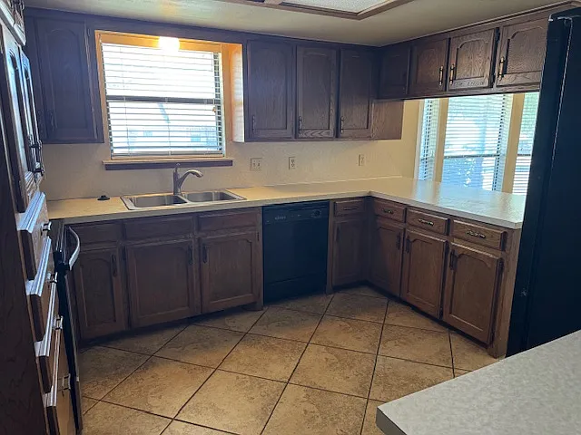 2118 N Crescent Dr — Photo 9