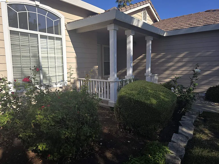 5128 Hereford Ct — Photo 2