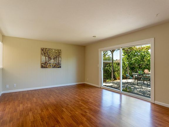 4th image of 1671 Estates Ct
