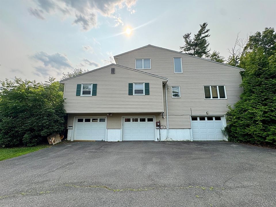 1st image of 11 Robert Dr