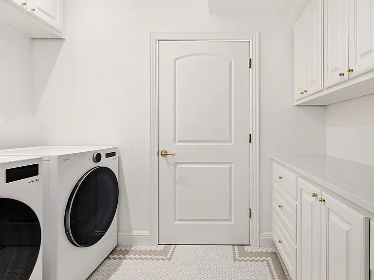 Laundry Room Cabinet