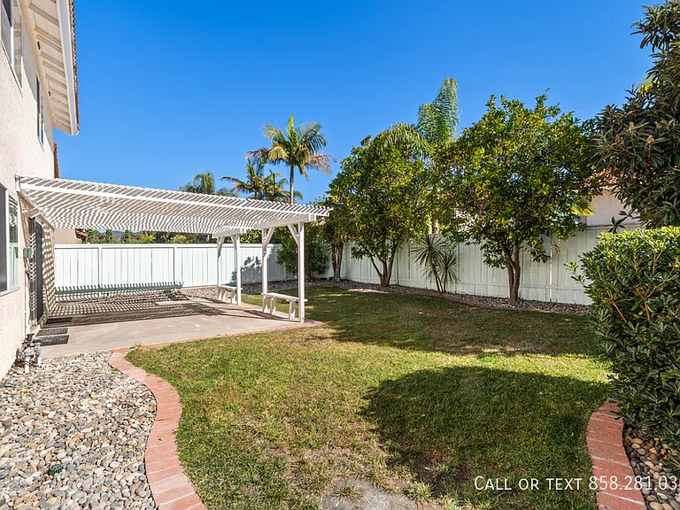 13327 Entreken Ave — Photo 32