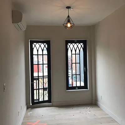 Rented by Nooklyn NYC LLC | media 43