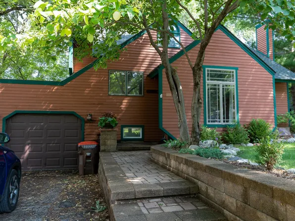 1111 County Road C E, Maplewood, MN 55109
