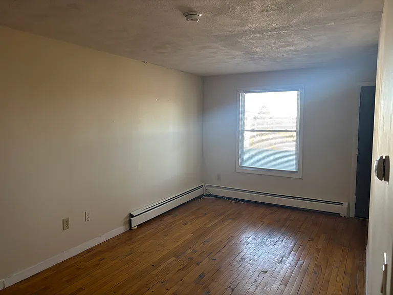 bedroom alternate view