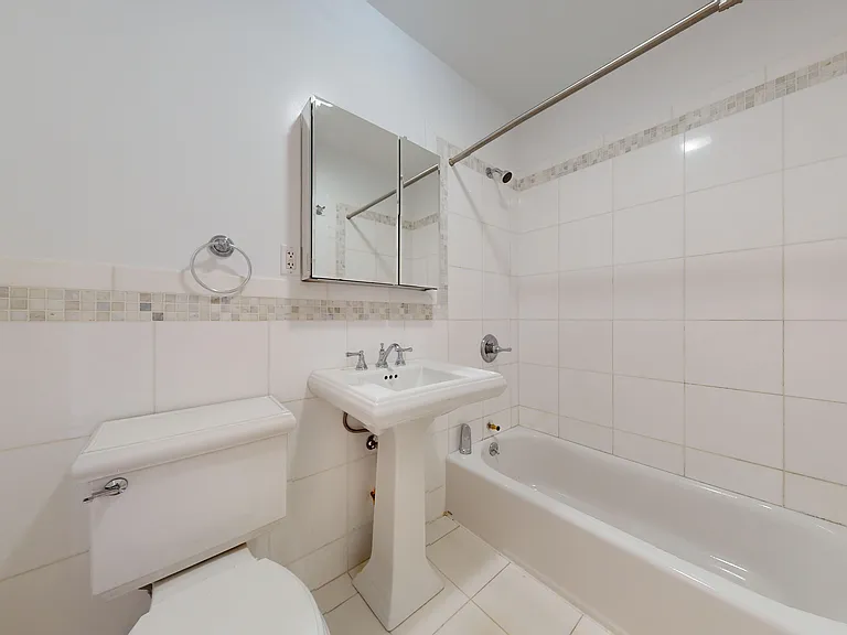 13 E 7th St #1 — Photo 14