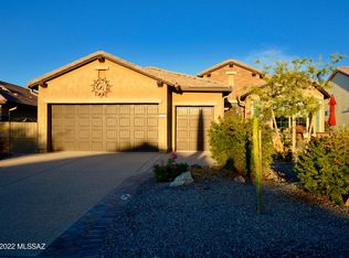 1060 N Grand Canyon Dr, Green Valley, AZ 85614