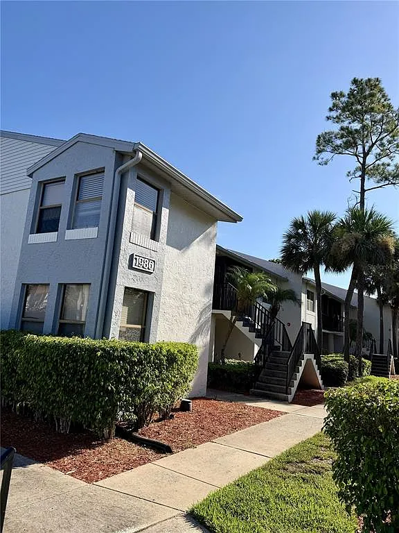 2 bed, 2.0 bath, 1115 sqft, $1,900 — Photo 3