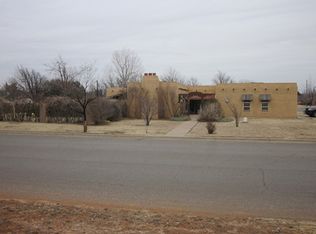 911 S Main St, Childress, TX 79201