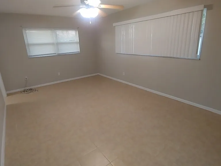 Primary owner's suite w/ private bath
