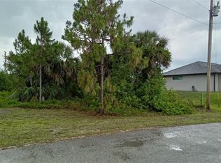 652 Cardinal St E, Lehigh Acres, FL 33974