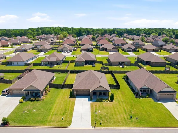 17232 Calcite Dr, Athens, AL 35613