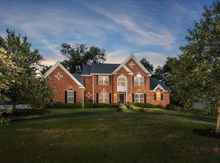 12349 Borcherding Ln, Saint Louis, MO 63131