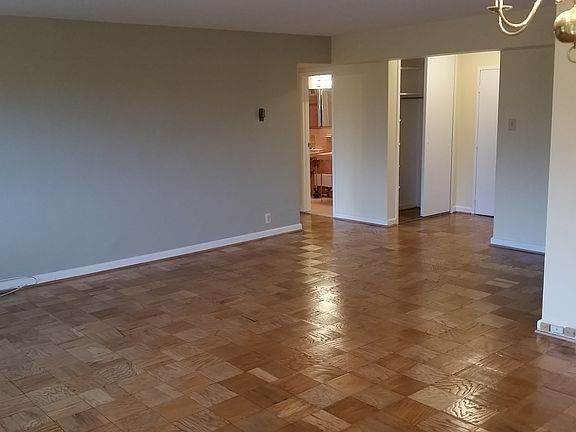 Living Room/Foyer