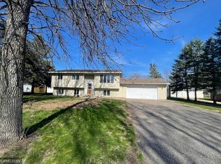 457 Queenan Ave S, Lakeland, MN 55043