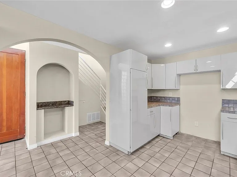 820 Acapulco St — Photo 22