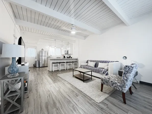 1449 Hunakai St APT 1, Honolulu, HI 96816