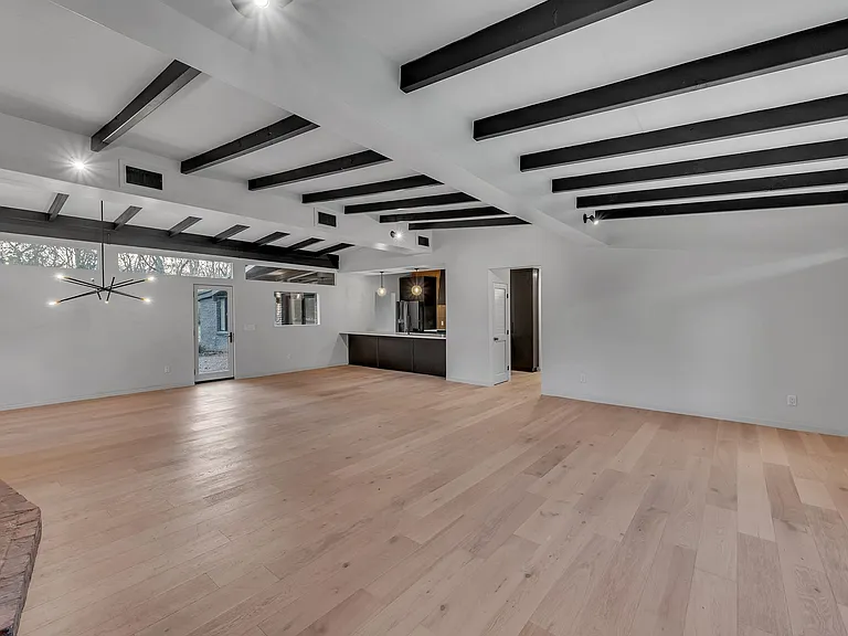4601 Dustin Ln — Photo 13