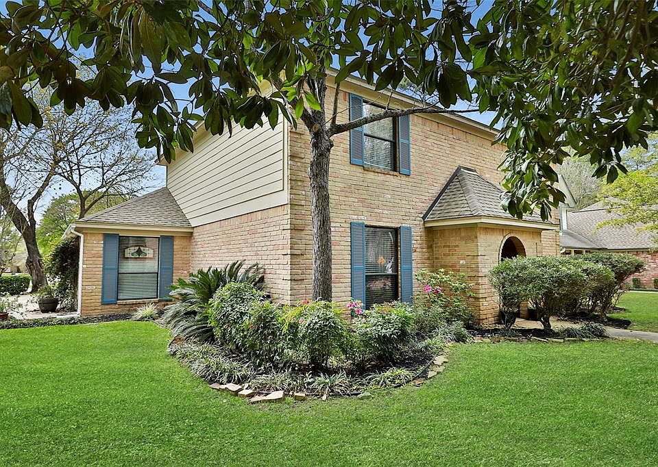 1st image of 15003 Hiddenwood Dr