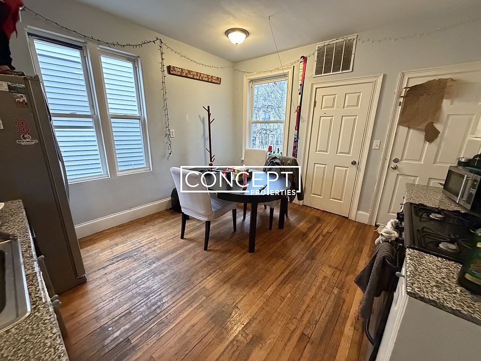 1st image of 720 Parker St #3