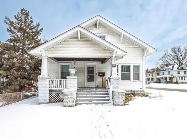 1703 Marquette St, Davenport, IA 52804