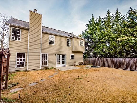 3rd image of 2202 Creekway Dr