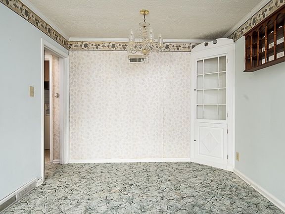 5th image of 700 Barnard Ave