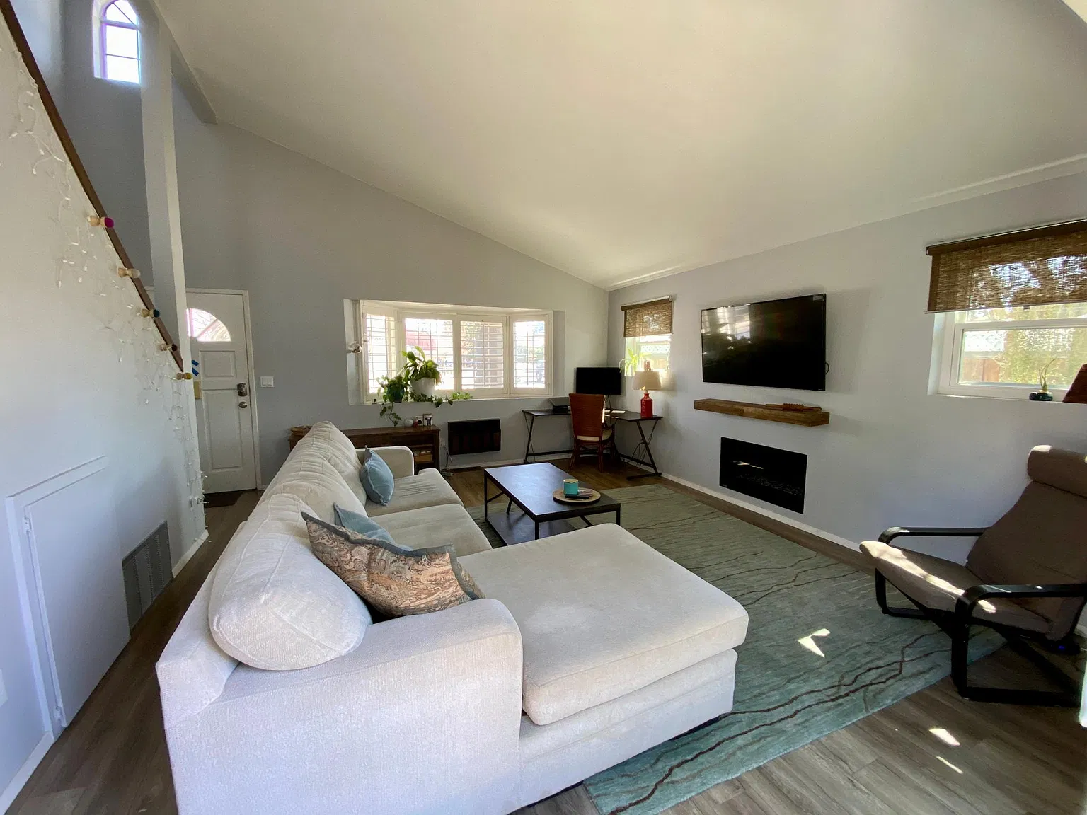 2 bed, 2.5 bath, 1088 sqft, $4,950 — Photo 4