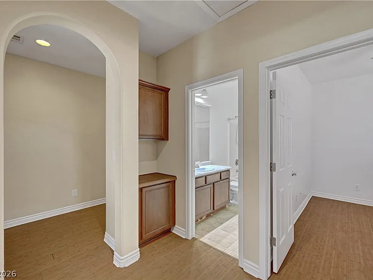 10240 Gladstone Peak St — Photo 33