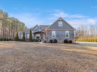 89 Fairview Estate Rd, Albertville, AL 35951