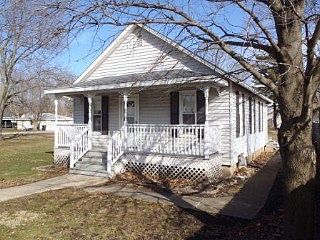 2nd image of 165 3rd Ave
