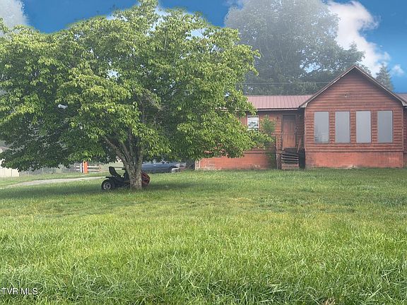 3rd image of 2218 Shiloh Dr