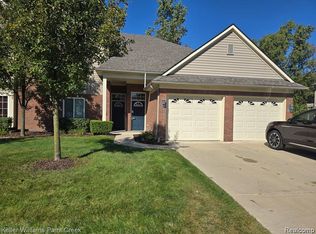 14366 Shadywood Dr, Sterling Heights, MI 48312