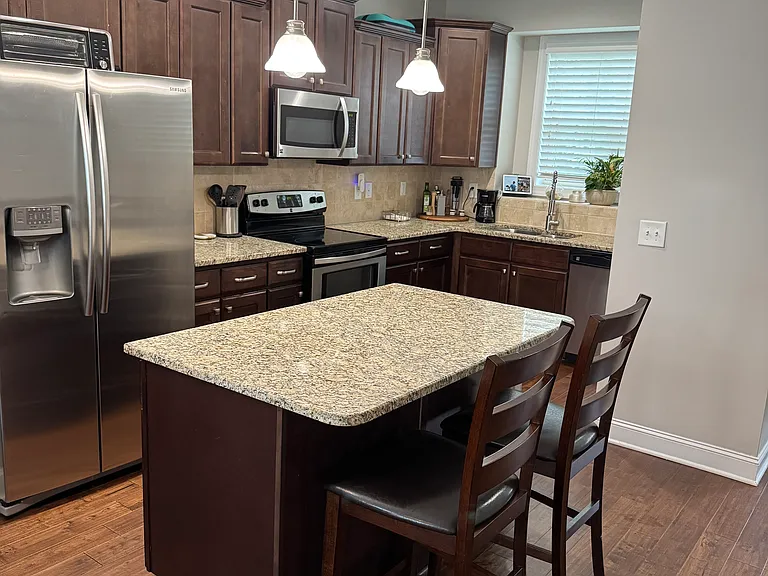 3922 Amelia Park Dr — Photo 2