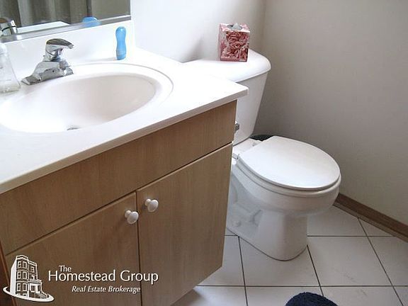5th image of 819 N Wood St #3_3RD_819