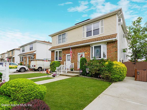 2nd image of 476 Dongan Hills Ave