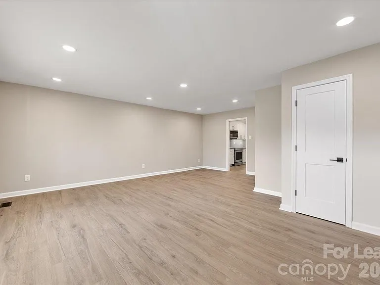 4700 Walden Ct — Photo 7