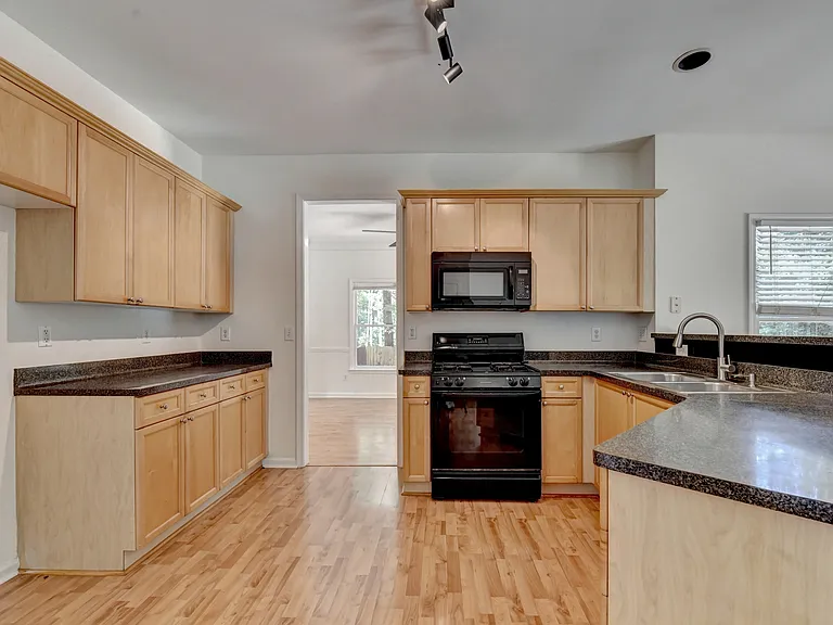 873 Red Rock Ct — Photo 11
