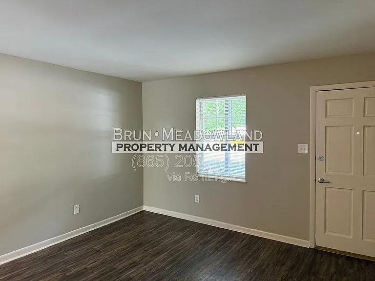 5540 N Broadway St #17 — Photo 3