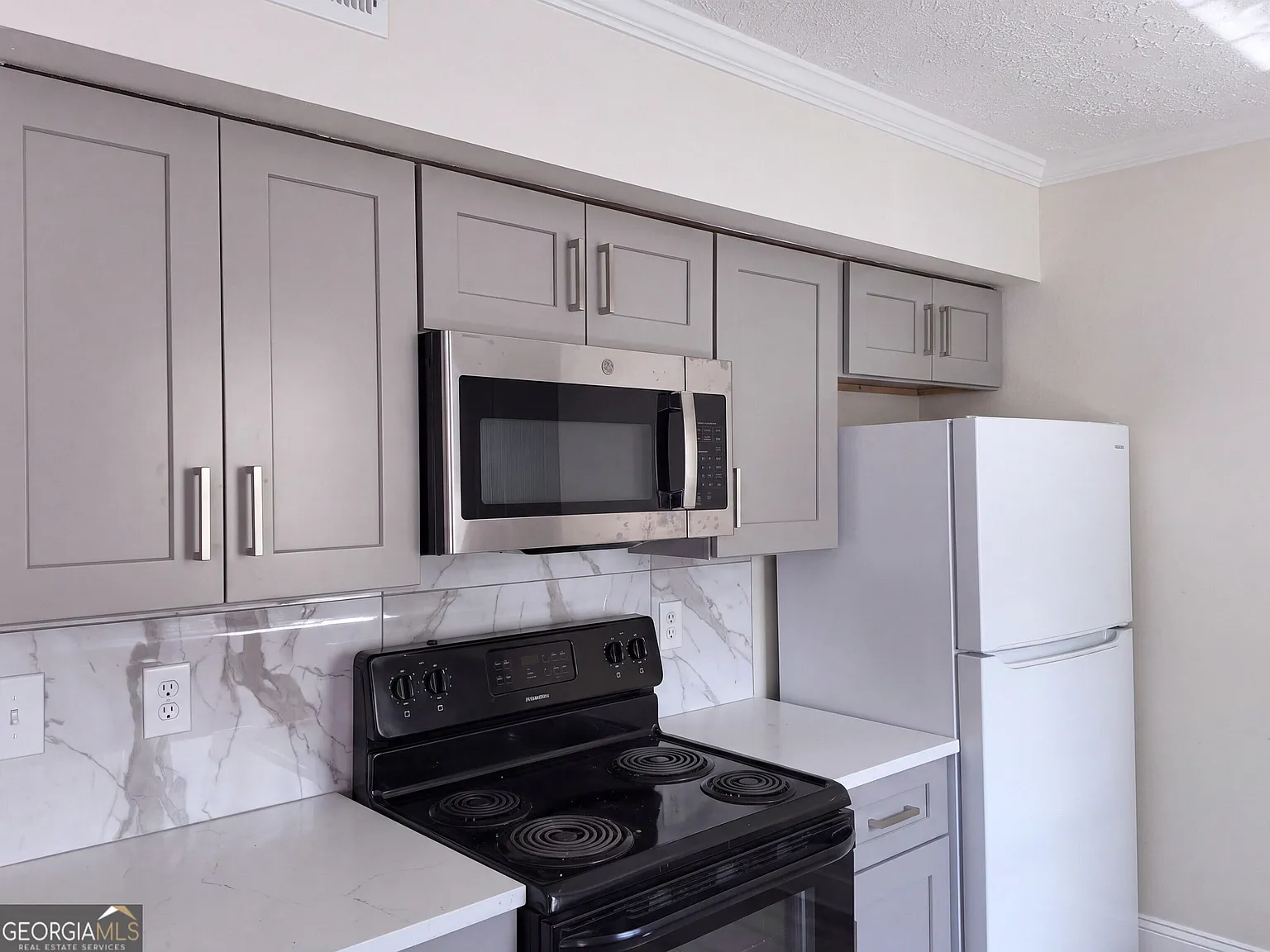 2 bed, 1.5 bath, 1224 sqft, $1,200 — Photo 3