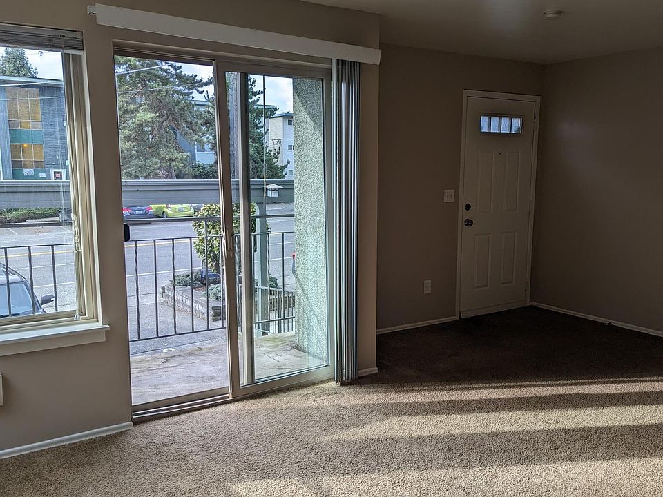 1st image of 11540 Greenwood Ave N APT 7