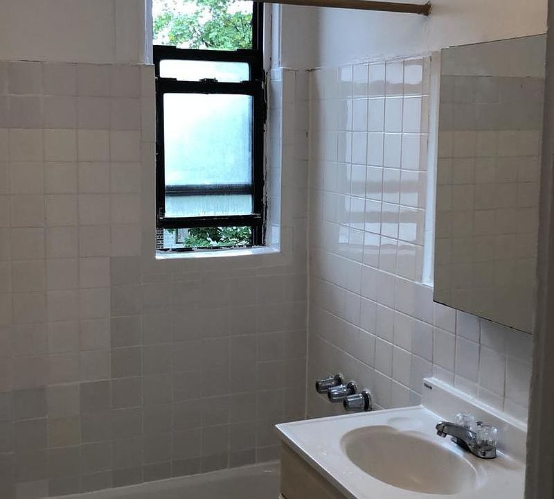 2nd image of 2108 Chatterton Ave APT 3C