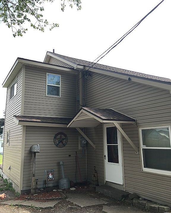 2nd image of 515 W Broadway